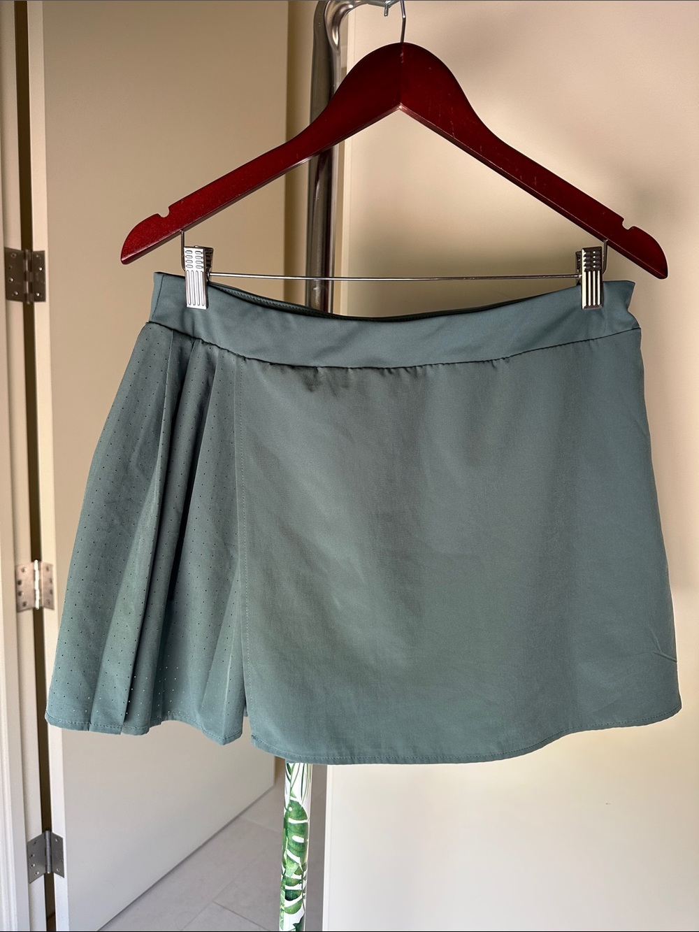Avia Seafoam Green Athletic Skort with Pleated Side